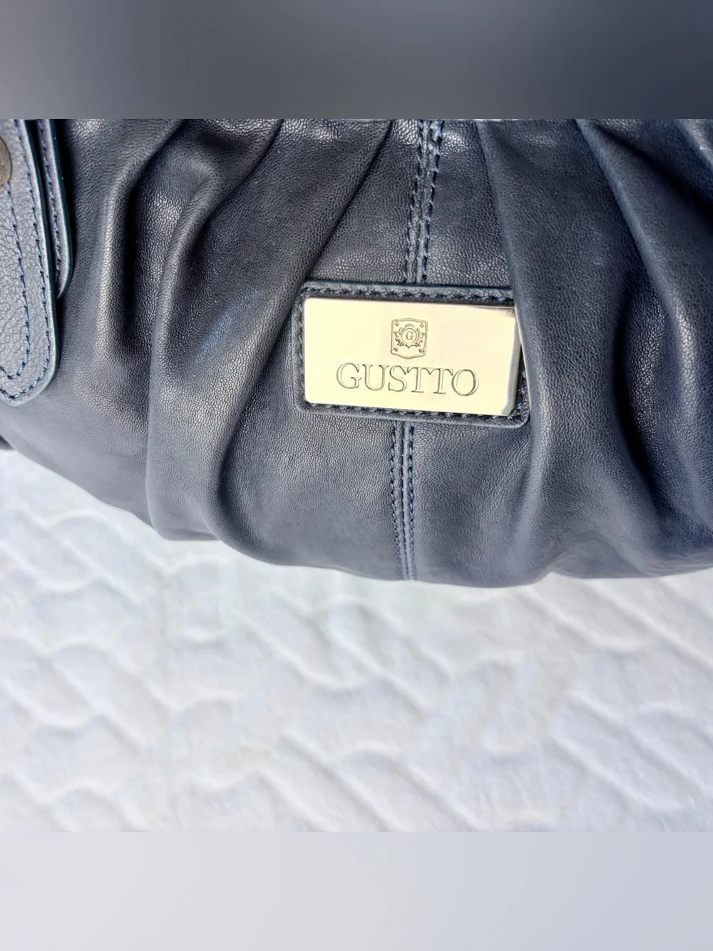 Gustto vintage 2000s